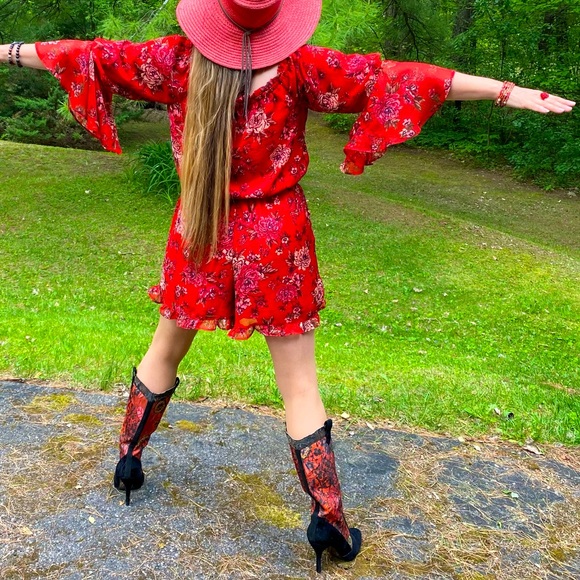 Meet your Posher, Rebekah - Picture 1 of 1